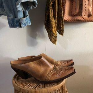 Leather Western Mule Charlie 1 Horse By Lucchese